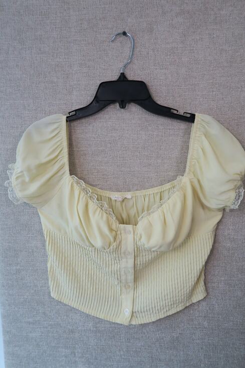Et Clet Tops - Et Clet Butter Yellow Puff Sleeve Button-Front Crop Top with Lace Trim